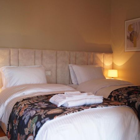 Daphne Luxury Apartment كاستوريا المظهر الخارجي الصورة