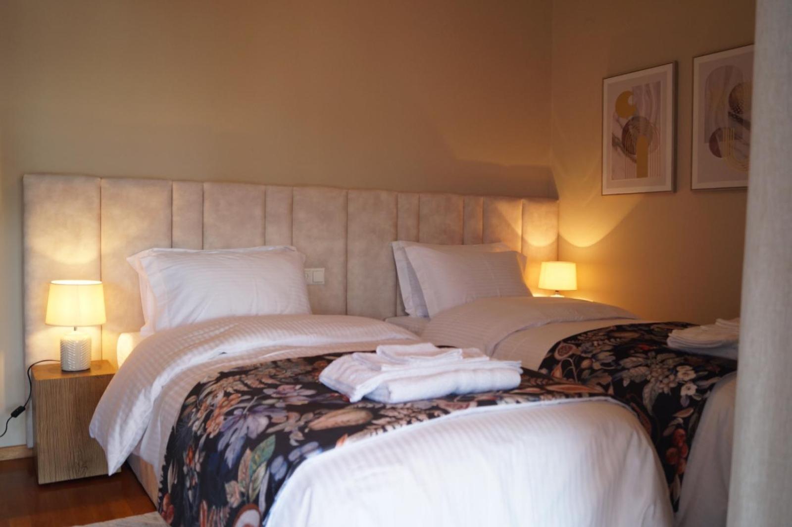 Daphne Luxury Apartment كاستوريا المظهر الخارجي الصورة