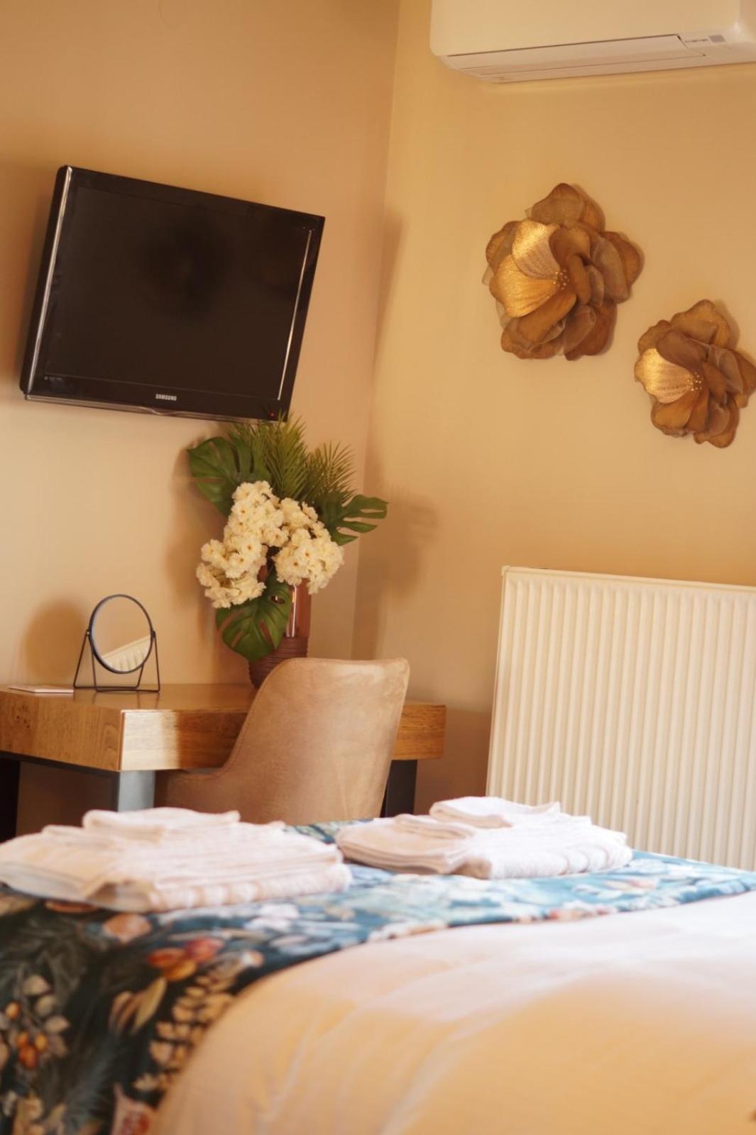 Daphne Luxury Apartment كاستوريا المظهر الخارجي الصورة