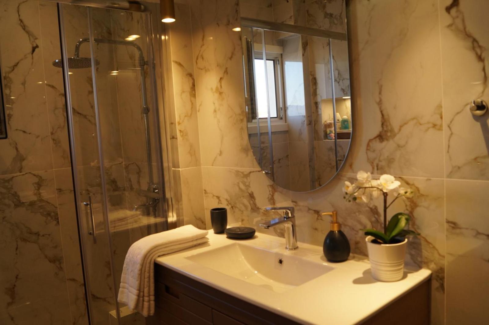 Daphne Luxury Apartment كاستوريا المظهر الخارجي الصورة